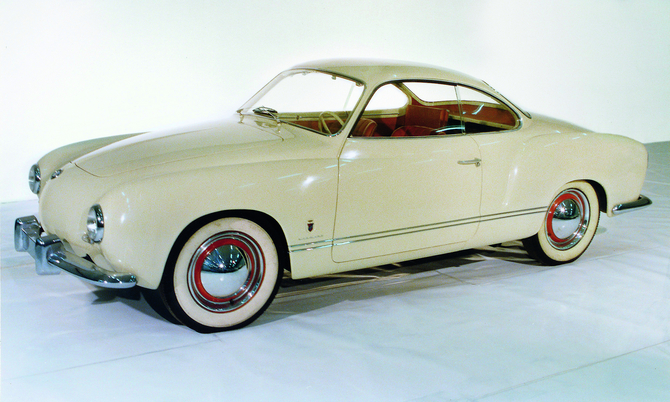 O protótipo original do Karmann Ghia foi apresentado em 1953 no Salão Automóvel de Paris O protótipo original do Karmann Ghia foi apresentado em 1953 no Salão Automóvel de Paris