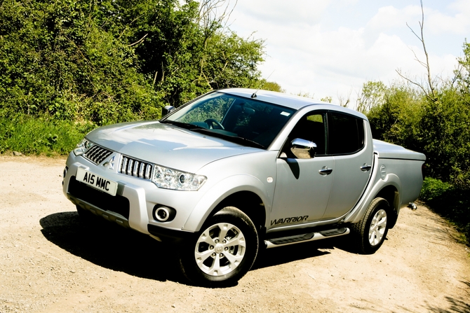 Mitsubishi L200 2.5 DI-D DbleCab Warrior Long Mitsubishi L200 2.5 DI-D DbleCab Warrior Long