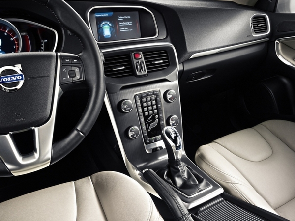 More Photos of Next Generation Volvo V40 Leaked Including Interior Images More Photos of Next Generation Volvo V40 Leaked Including Interior Images