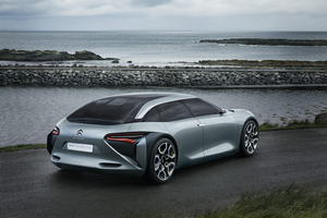 It can be driven in all-electric mode in the city with a range of 60 km