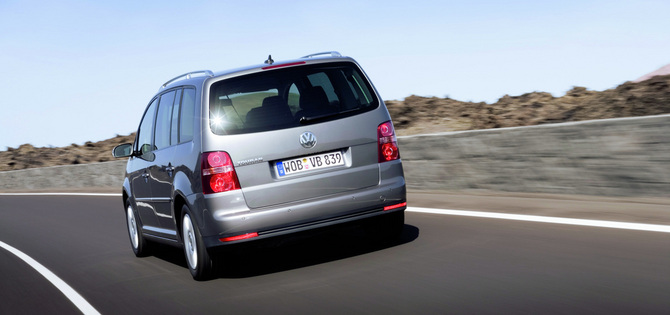 Volkswagen Touran 2.0I TDI 140cv DPF Highline 7L. Volkswagen Touran 2.0I TDI 140cv DPF Highline 7L.