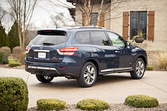 Nissan Pathfinder 4 Nissan Pathfinder 4