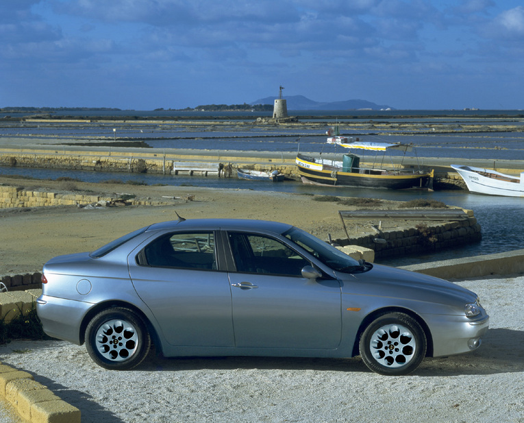 Alfa Romeo 156 2 0 Jts Ti 1 Photo And 15 Specs Autoviva Com