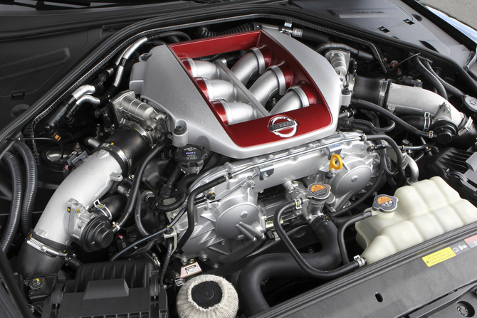 2013 Nissan GT-R Gets Power Boost, Better Suspension and Optional Ceramic Brakes 2013 Nissan GT-R Gets Power Boost, Better Suspension and Optional Ceramic Brakes