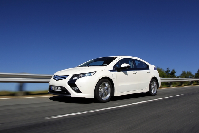 Vauxhall Ampera Hatchback 16kWh Positiv 5dr Vauxhall Ampera Hatchback 16kWh Positiv 5dr
