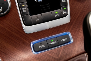 The vehicle can shift between three different modes: Pure, Hybrid and Power