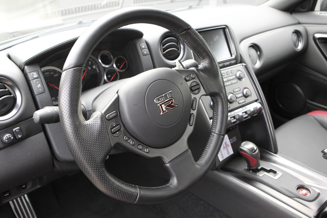 2013 Nissan GT-R Gets Power Boost, Better Suspension and Optional Ceramic Brakes 2013 Nissan GT-R Gets Power Boost, Better Suspension and Optional Ceramic Brakes