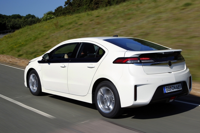 Vauxhall Ampera Hatchback 16kWh Positiv 5dr Vauxhall Ampera Hatchback 16kWh Positiv 5dr
