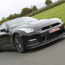 2013 Nissan GT-R Gets Power Boost, Better Suspension and Optional Ceramic Brakes 2013 Nissan GT-R Gets Power Boost, Better Suspension and Optional Ceramic Brakes