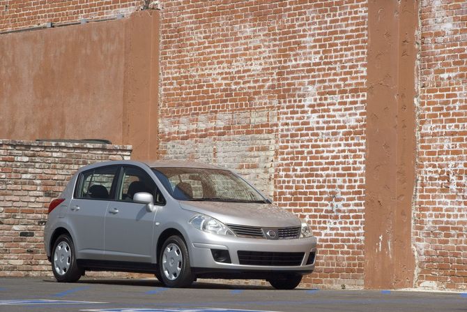 Nissan Versa Automatic Nissan Versa Automatic