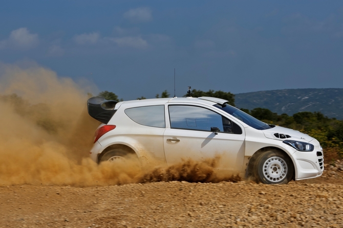 Juho Hänninen, Bryan Bouffier e Chris Atkinson são os pilotos de teste da equipa Juho Hänninen, Bryan Bouffier e Chris Atkinson são os pilotos de teste da equipa