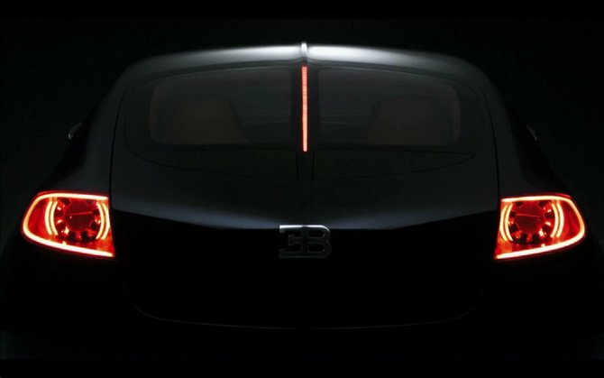 The rear is sectioned like a Bugatti Atlantic The rear is sectioned like a Bugatti Atlantic