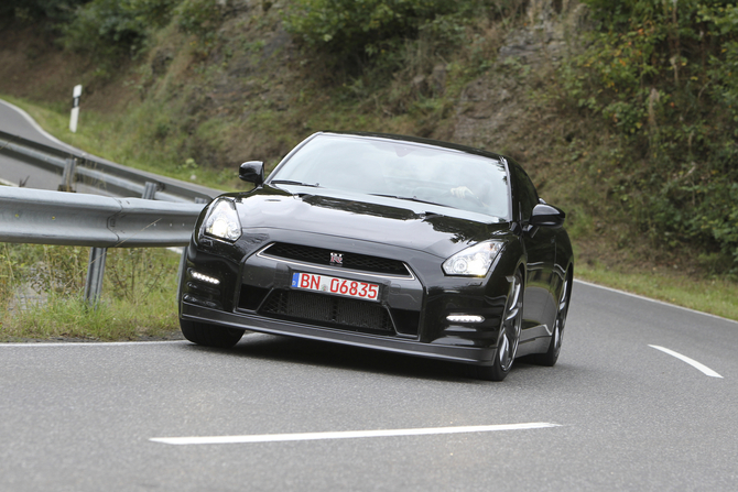 2013 Nissan GT-R Gets Power Boost, Better Suspension and Optional Ceramic Brakes 2013 Nissan GT-R Gets Power Boost, Better Suspension and Optional Ceramic Brakes