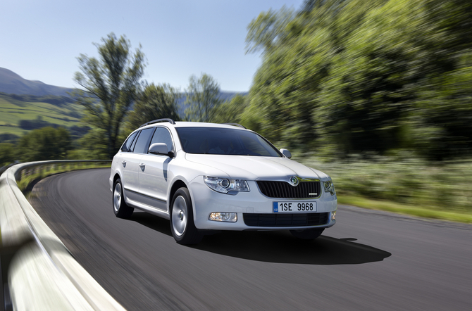 Skoda Superb Break 1.6I TDI CR 105hp Comfort Greenline Skoda Superb Break 1.6I TDI CR 105hp Comfort Greenline