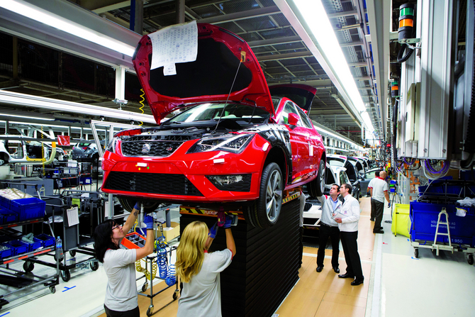 It builds both Seat models and cars from the rest of the VW Group It builds both Seat models and cars from the rest of the VW Group