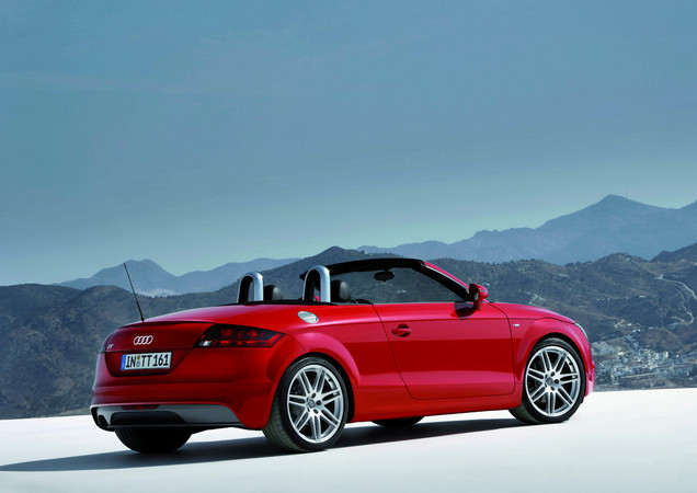 Audi TT Roadster 2.0 TFSI S tronic Audi TT Roadster 2.0 TFSI S tronic