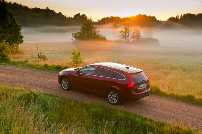 Volvo V60 D2 Momentum Powershift Volvo V60 D2 Momentum Powershift