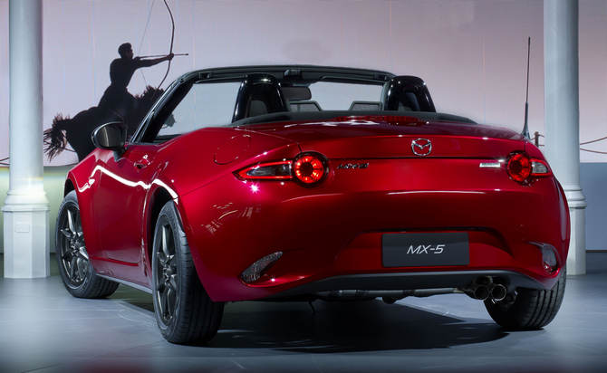 Mazda MX-5 2.3 SKYACTIV-G Mazda MX-5 2.3 SKYACTIV-G