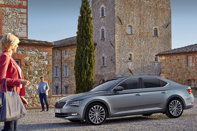 Skoda Superb 1.6 TDI Active Skoda Superb 1.6 TDI Active