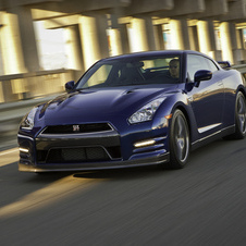 A Nissan continuou a modificar o GT-R para conseguir acompanhar a concorrência