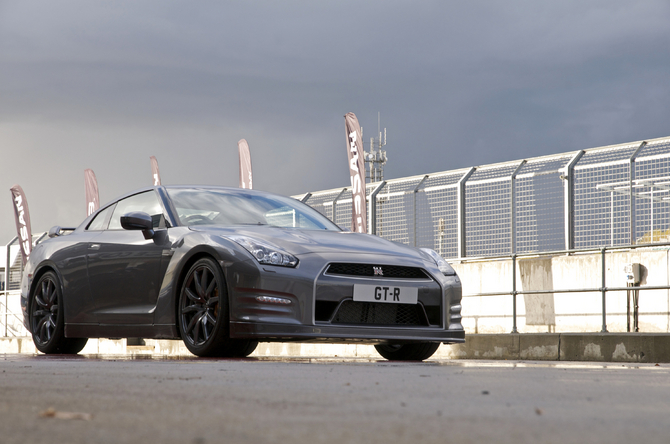 2013 Nissan GT-R Gets Power Boost, Better Suspension and Optional Ceramic Brakes 2013 Nissan GT-R Gets Power Boost, Better Suspension and Optional Ceramic Brakes