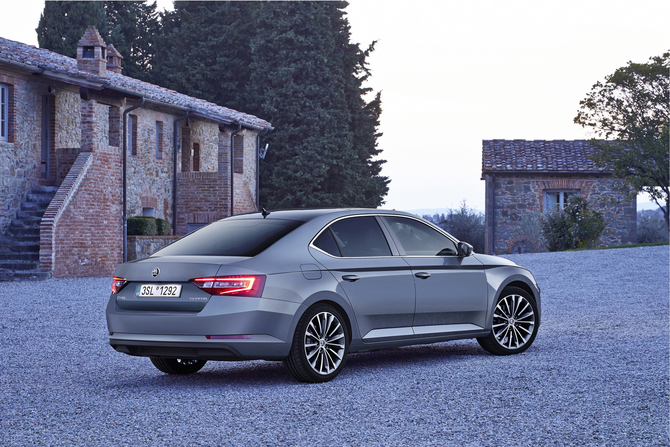 Skoda Superb 1.6 TDI Ambition Skoda Superb 1.6 TDI Ambition