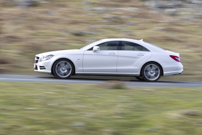 Mercedes-Benz CLS 500 BlueEfficiency Sport Mercedes-Benz CLS 500 BlueEfficiency Sport