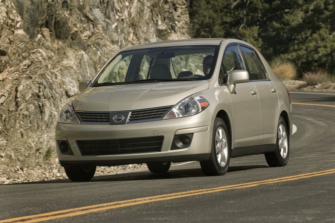 Nissan Versa Sedan 1.6 Base Nissan Versa Sedan 1.6 Base