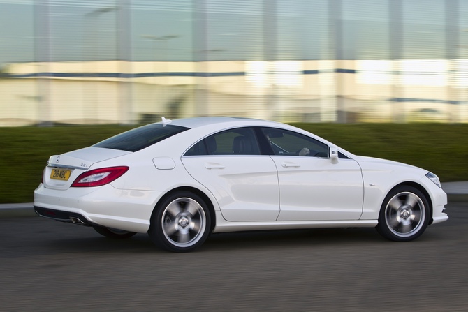 Mercedes-Benz CLS 350 BlueEfficiency Sport Mercedes-Benz CLS 350 BlueEfficiency Sport
