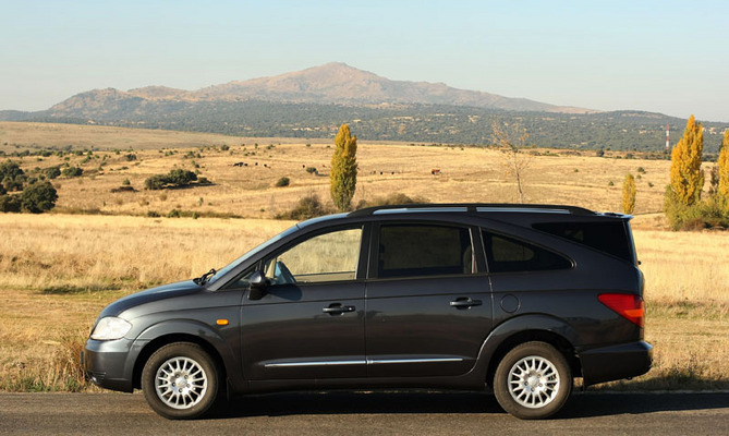 Ssangyong Rodius 270 ES Ssangyong Rodius 270 ES