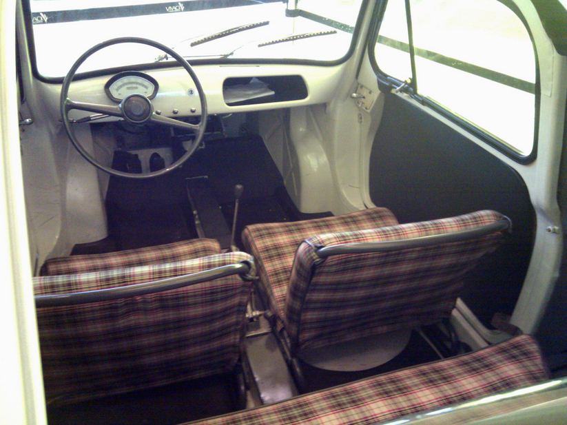 filipefmelo post :: Piaggio Vespa 400 :: People :: autoviva.com