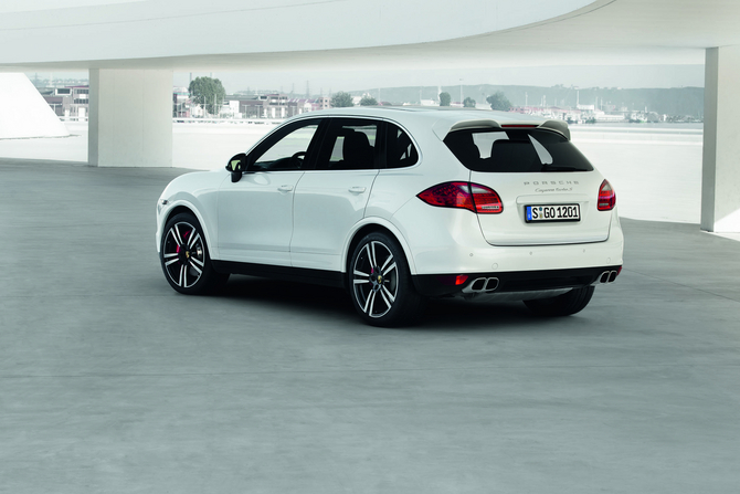Porsche Torque Vectoring Plus is standard Porsche Torque Vectoring Plus is standard
