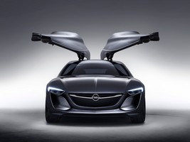 The massive gullwing doors would not make it to production