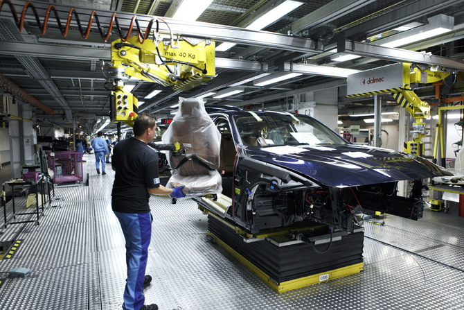 BMW Updates Factory to Build New 3-series BMW Updates Factory to Build New 3-series