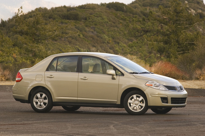 Nissan Versa Sedan Automatic Nissan Versa Sedan Automatic