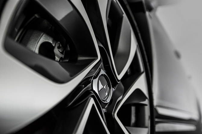 Citroeën calls the DS5 LS a premium sedan Citroeën calls the DS5 LS a premium sedan