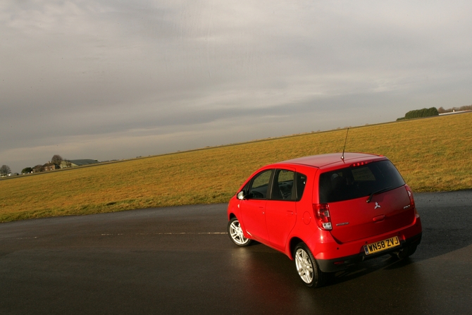 Mitsubishi Colt 1.1 MPI CZ1 Mitsubishi Colt 1.1 MPI CZ1