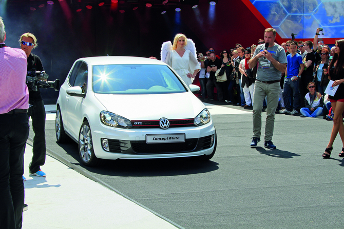 Volkswagen Golf GTI ConceptWhite Volkswagen Golf GTI ConceptWhite