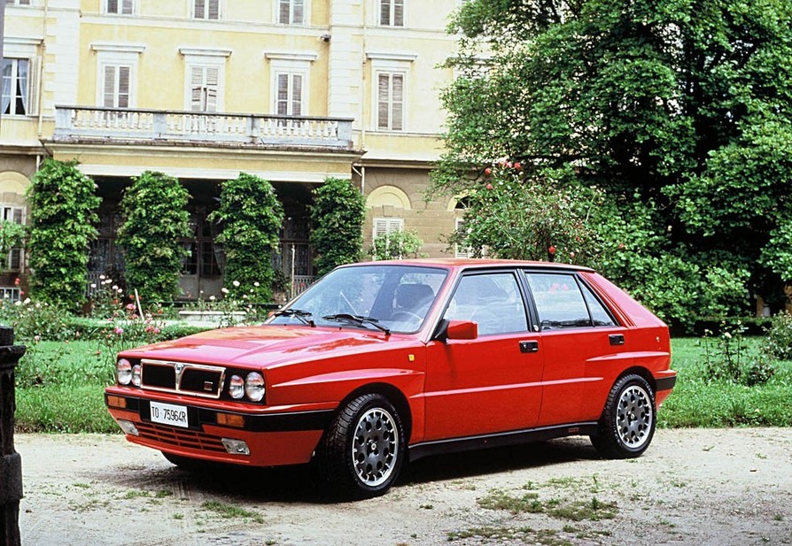 photo courtesy of Lancia Lancia Delta HF Integrale 16v basic info