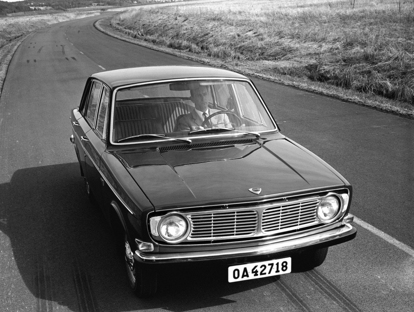 Volvo 144 S basic info spec rating