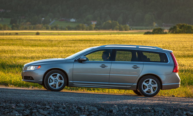 Volvo V70 D2 Summum Powershift Volvo V70 D2 Summum Powershift