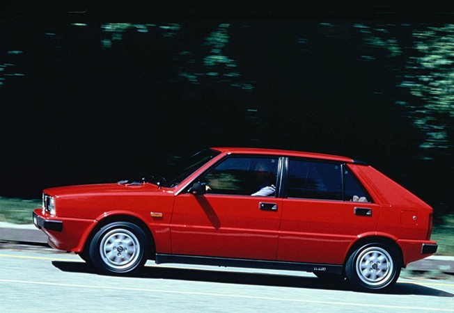 Lancia Delta 1600 HF Turbo Lancia Delta 1600 HF Turbo