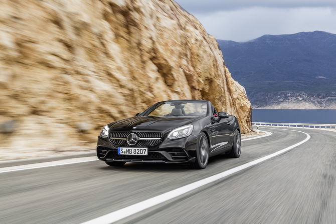 O SLC AMG 43 será a versão topo de gama do roadster O SLC AMG 43 será a versão topo de gama do roadster