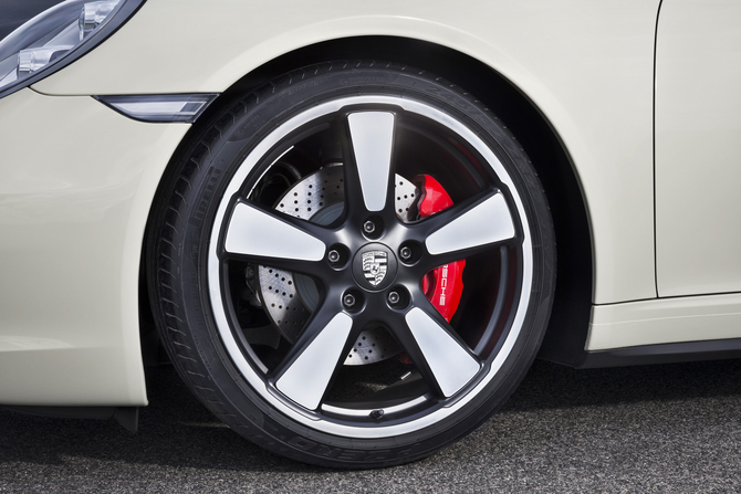 The 20in wheels are inspired by the classic Fuchs wheels The 20in wheels are inspired by the classic Fuchs wheels