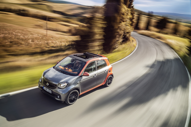 The new generation of both models, and the Renault Twingo, were built on the same platform, with the goal of generating greater economies of scale The new generation of both models, and the Renault Twingo, were built on the same platform, with the goal of generating greater economies of scale