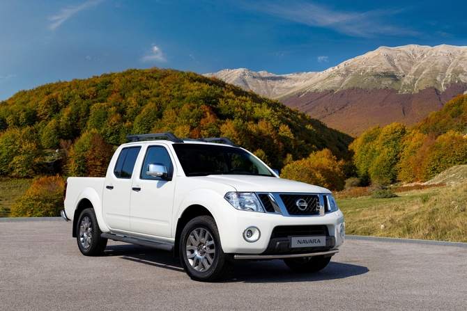 Nissan Navara 2.5 dCi 4x4 Double Cab SE Nissan Navara 2.5 dCi 4x4 Double Cab SE