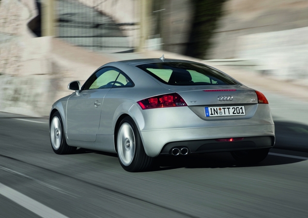 Audi TT Coupé 2.0 TDI quattro S tronic Audi TT Coupé 2.0 TDI quattro S tronic