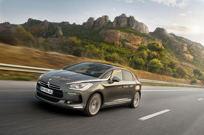 Citroën DS5 2.0 BlueHDi CVA6 Sport Chic Citroën DS5 2.0 BlueHDi CVA6 Sport Chic