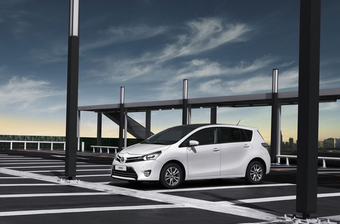 Alles neu in der Kompaktklasse von Toyota Alles neu in der Kompaktklasse von Toyota