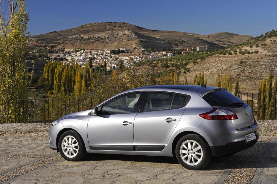 Renault Megane Iii 1 5 Dci Eco2 Dynamique S 3 Photos And 61